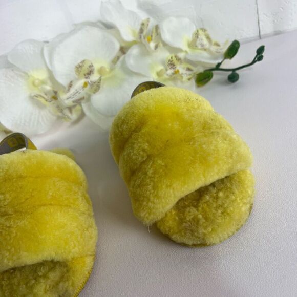 UGG Toddler Yellow Slippers size 8 - Picture 4 of 10